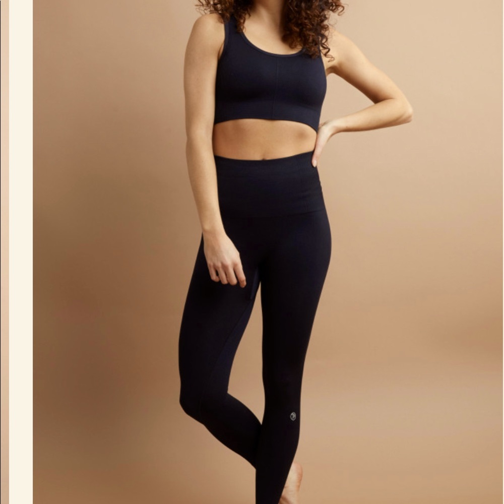 Savvi sports bra and high waisted leggings